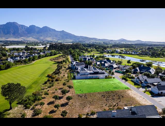 1,299M² VACANT LAND FOR SALE IN PEARL VALLEY GOLF & COUNTRY ESTATE